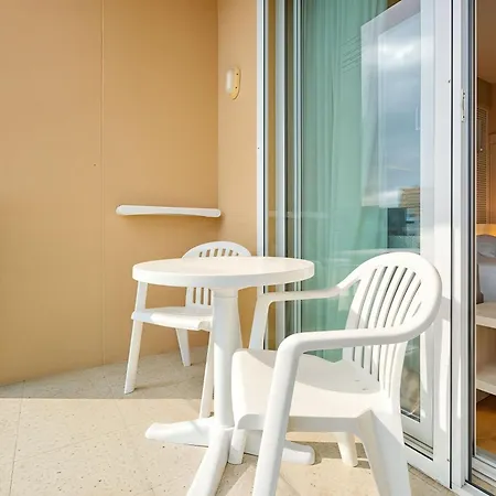 Bull Reina Isabel & 4*