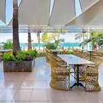 Hotell Bull Reina Isabel & 4*