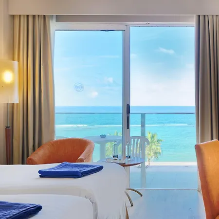 Bull Reina Isabel & Hotel