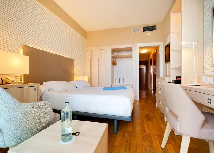 Hotel Bull Reina Isabel & 4*