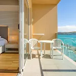 Bull Reina Isabel & Hotel
