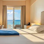 Bull Reina Isabel & Hotel 4*