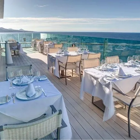 Bull Reina Isabel & Hotel 4*