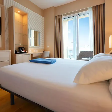 Bull Reina Isabel&spa Hotel 4*