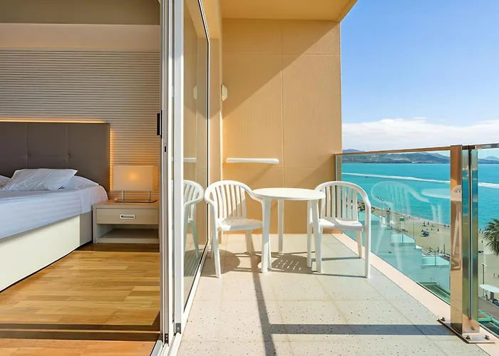 Bull Reina Isabel&spa Hotel