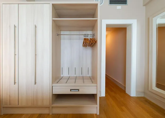 Bull Reina Isabel&spa Hotel 4*