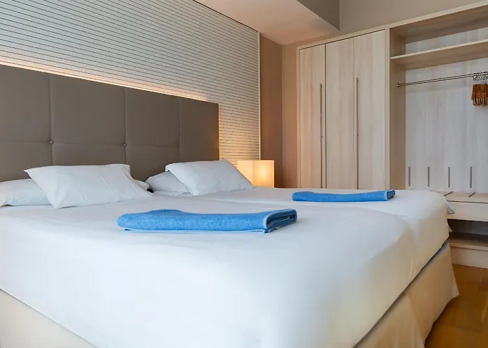 Hotel Bull Reina Isabel&spa 4*