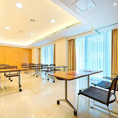 Bull Reina Isabel&spa Hotel 4*