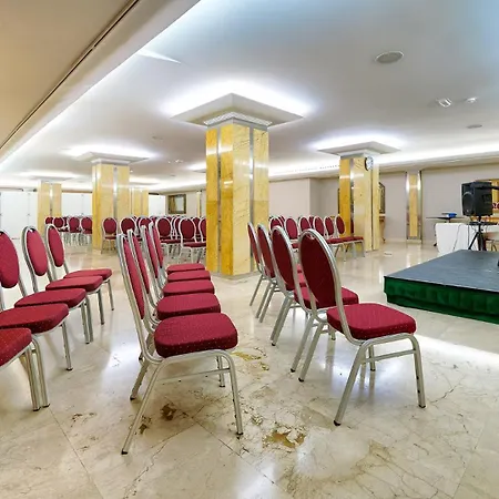 Bull Reina Isabel&spa Hotel 4*