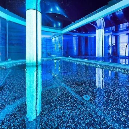 Bull Reina Isabel&spa Hotel 4*