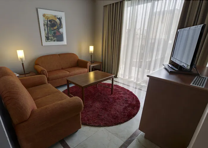 Bull Reina Isabel & Hotel 4*